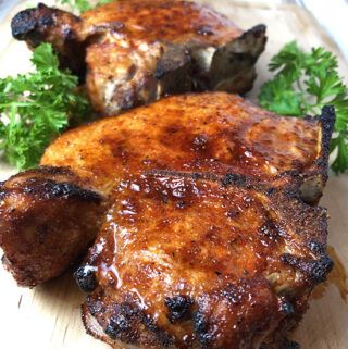 Air Fryer Pork, Air Fryer Pork Chops, Air Fryer Oven Recipes, Air Fry Recipes, Tasty Dinner, Honey Glazed, Sweet Heat, Air Fryer Dinner Recipes, Air Fryer Recipes Easy