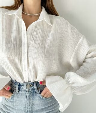 AymeraBoutique - Etsy Office Niche, Cotton Shirts Women, White Shirt Blouse, Straight Clothes, Fall Blouse, Women White Blouse, Spring Fashion Casual, Cotton Shirts, Basic Shirts