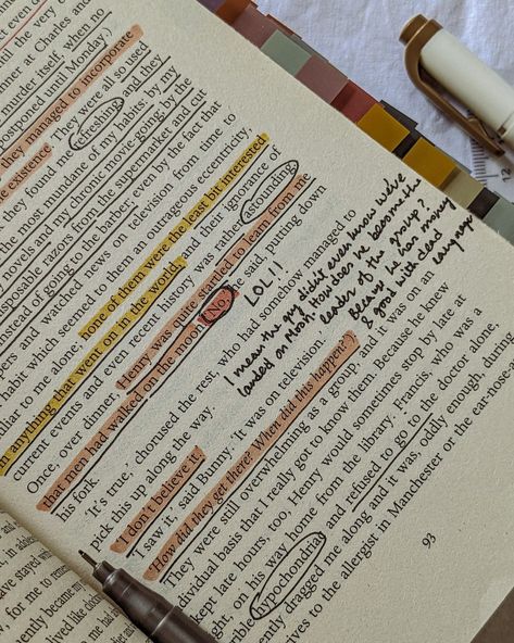 the secret history annotations dark academia aesthetics donna tartt annotated books The Brothers Karamazov Annotations, A Little Life Annotations, The Secret History Annotations, Anotating Books, Annotated Books Aesthetic, Book Annotation Ideas, Annotate Books, Book Annotation Tips, Book Annotating