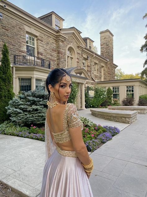 Girl wearing mauve lengha standing infront of mansion Mauve Lengha, Blouse Designs Square Neck, Casual Lengha, Desi Outfits Aesthetic, Priya Sidhu, Reception Indian Outfit, Lengha Modern, Lengha Design, Indian Wedding Reception Outfits