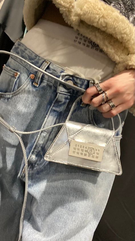 mm6 maison margiela fw2023 Margiela Bag, Mm6 Maison Margiela, Cloth Bags, Fitness Goals, Makeup Bag, Fall Winter, Ootd, Wardrobe, Clothes