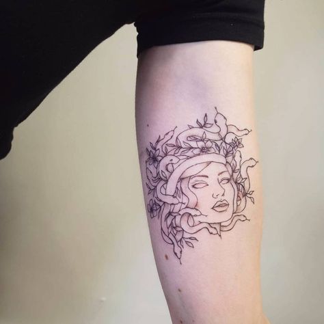 Small Medusa Tattoos, Tattoo Medusa Feminina, Medusa Tattoo Sternum, Medusa Line Tattoo, Mini Medusa Tattoo, Pretty Medusa Tattoo, Medusa Small Tattoo, Medusa Tattoo With Flowers, Minimalist Medusa Tattoo