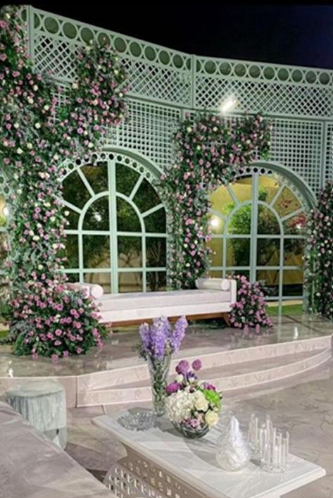 Ambience Decor, Reception Stage Decor, Rustic Wedding Backdrops, Wedding Background Decoration, Wedding Reception Backdrop, Wedding Stage Design, Dream Wedding Decorations, Luxury Wedding Decor, Wedding Planning Decor