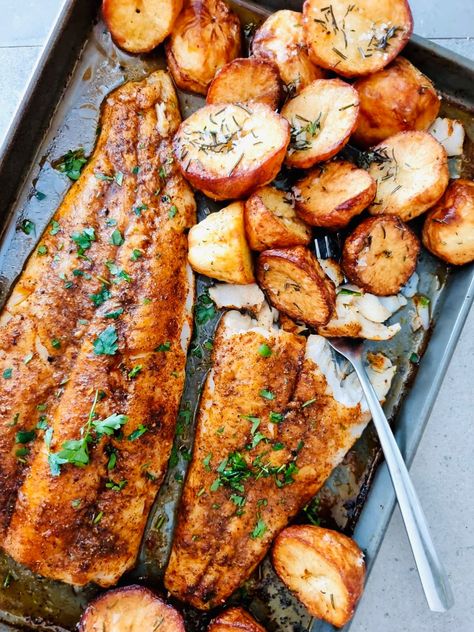 Fish With Potatoes Oven Baked, Baked Fish And Potatoes Recipes, Baked Swai Fish Recipes Ovens, Pangasius Fish Recipes, Roasted Fish Recipes, Drum Fish Recipes, Crunchy Baby, Fish Seasoning, Baked Trout