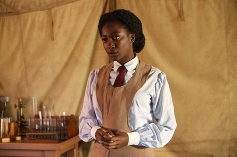 Rebecca James (Mouna Traoré) prepares to examine the bodies. Murdock Mysteries, Detective Shows, Murdoch Mysteries, Rebecca James, Close To My Heart, It Cast, Fan, Beauty