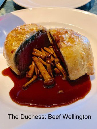 THE DUCHESS, Amsterdam - Centrum - Restaurant Reviews, Photos & Phone Number - TripAdvisor Individual Beef Wellington, Mignon Steak, Filet Mignon Steak, Beef Wellington Recipe, Beef Filet, Dream Food, Beef Wellington, Tapenade, Gordon Ramsay