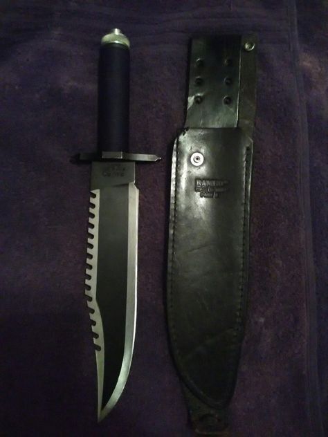 The Rambo 2 knife Knife In Hand Pose, Knife In Hand Snap, Couple Mall Photo Ideas, Rambo 2, Whatsapp Profile Wallpaper, Rambo Knife, Daaru Party Pic, Red Bul, John Rambo