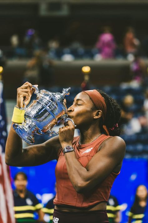 Coco Gauff - Coco Gauff added a new photo. Jessica Pegula, Coco Gauff, Female Tennis, Professional Tennis Players, Tennis World, Extraordinary Moments, Tennis Tournaments, Sport Tennis, Tennis Racquet