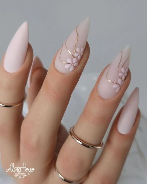 Oval Nail Designs Summer, Nail Designs 2024 Summer, Attractive Nail Colors, Trendy Nails Ideas 2024 Summer Almond, New Nail Designs 2024, French Tips With Pink Base, Summer Nail Art Designs 2024, Simple Nail Designs Summer 2024 Almond, Nails With White Base