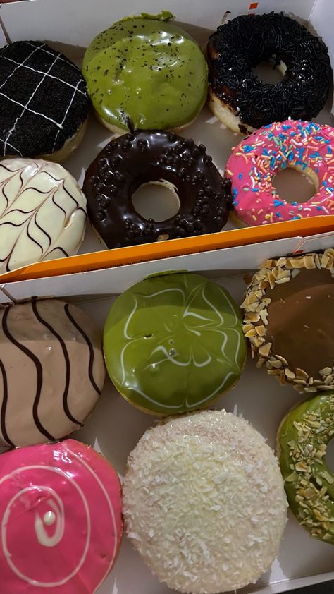 Jco Doughnut, J Co Donat, Jco Donut, Donat Jco, Jco Donuts, Doughnut Muffins, Junk Food Snacks, Food Snacks, Couples Goals