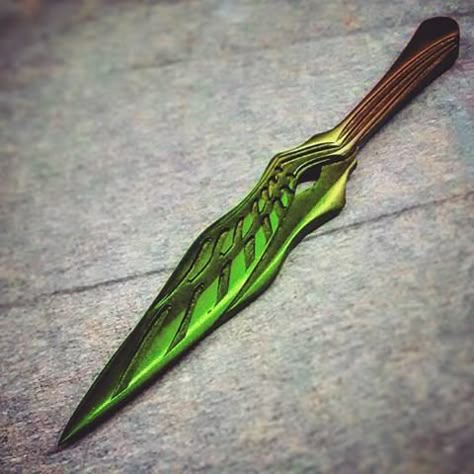 Leaf blade. when you throw it, it throws a copy of itself, so you still have it in your hand. The thrown dagger disappears after damage is done. Elven Knife, Leaf Knife, Throwing Dagger, Fantasy Knife, Fantasy Dagger, Pretty Knives, Heroic Fantasy, Dagger Knife, Cool Swords