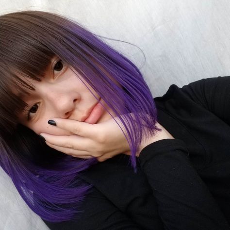 Black Purple Hair Ombre, Dyed Hair Inspiration Short Hair Purple, Violet Short Hair, Black And Purple Hair Short, Purple Bangs, Purple Hair Short, Purple Hair Tips, Purple Black Hair, Hair Color Swatches