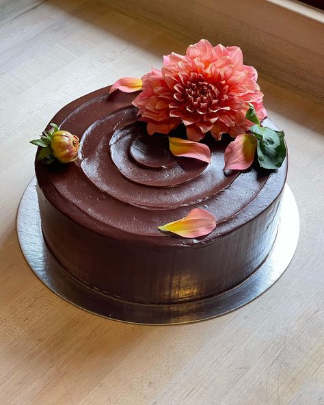 Devil’s food cake is back :) #tartinebakery #devilsfoodcake | Instagram Devils Food Cake, Devils Food, Bakery Cafe, Food Cake, Cake Recipes, Birthday Cake, Cafe, Cake, Birthday