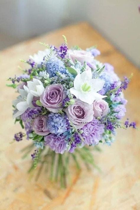 Lavender And Blue Flower Arrangements, Purple Artificial Flowers, Purple And Blue Bouquet, Buketi Flowers, Blue And Purple Bouquet, Wedding Flower Arrangements Purple, Purple Flower Arrangements, Purple Wedding Bouquets, Lilac Wedding