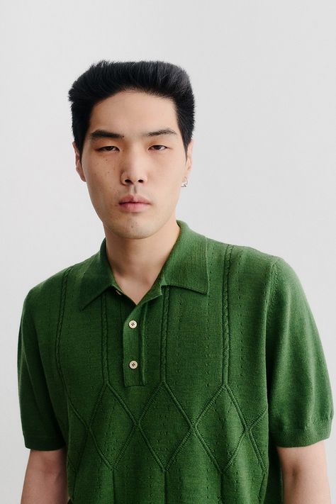 Summer Knitwear, Young Mens Fashion, Italian Model, Linen Shirts, Guest Attire, Vegan Leather Jacket, Mens Outfit Inspiration, Knit Men, Heron Preston