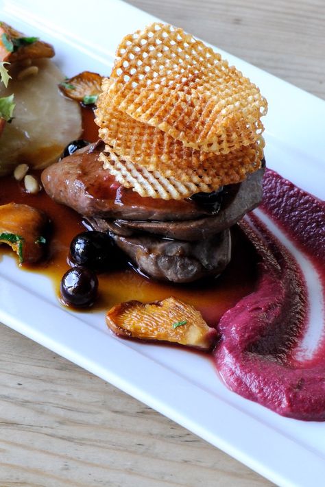 This is a classic wood pigeon recipe from chef Mark Dodson. Blueberry jus, beetroot purée and quirky potato crisps finish this wood pigeon recipe beautifully. Plated Entrees, Bocuse Dor, Farm Recipes, Dish Design, Strawberry Crisp, Wood Pigeon, Duck Breast, Great British Chefs, Game Recipes