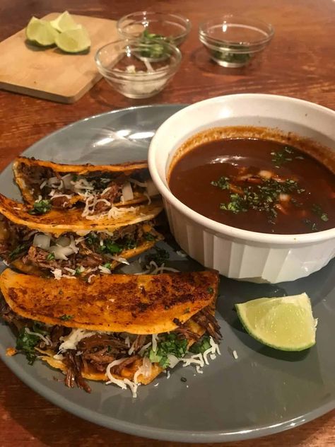 Quesa Tacos Recipe, Quesa Tacos, Beef Birria Recipe, Dinner Party Dishes, Traditional Thanksgiving Menu, Thanksgiving Menu Ideas, Beef Tacos, Hispanic Food, Shredded Beef