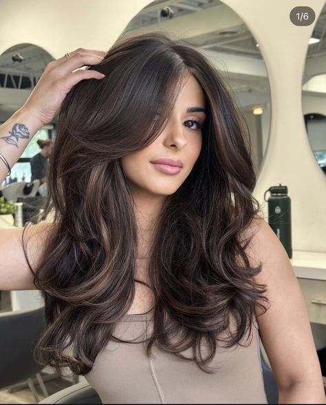 Chocolate Brown Hair Ideas, Brown Hair Ideas, Dark Chocolate Brown Hair, Rambut Brunette, Haircuts For Long Hair With Layers, Hair Inspiration Long, Brown Hair Inspo, Brunette Hair With Highlights, Chocolate Brown Hair