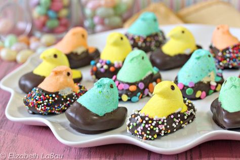 Walmart Baskets, Peeps Dessert, Easter Candy Recipes, Peeps Recipes, Easter Deserts, Easter Snacks, Easter Sweets, Baking Chocolate, Easter Desserts