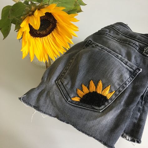 Embroidery Designs On Jeans Pants, Embroidery On Jeans Pants, Jeans Pant Embroidery Design, Black Jean Embroidery, Embroidery Pants Jeans, Wearable Embroidery, Sunflower Jeans, Embroidery On Jeans, Sunflower Fashion