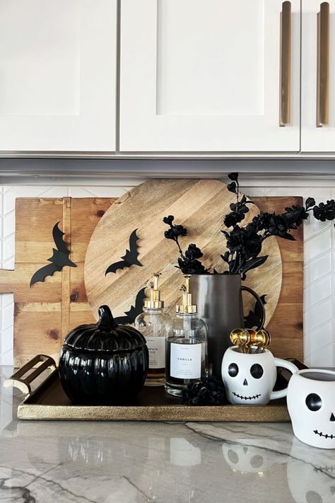 Halloween Coffee Station, Spooky Kitchen, Halloween Kitchen Decor, Dulces Halloween, Target Halloween, Halloween Decor Diy, Casa Halloween, Diy Halloween Decor, Halloween Tattoo