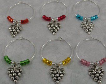 Wine Charms Wedding, Rehearsal Dinner Gift, Wedding Wine Charms, Wine Bottle Charms, Dinner Gifts, Grape Wine, Wine Glass Markers, Drink Ware, Bottle Cap Crafts