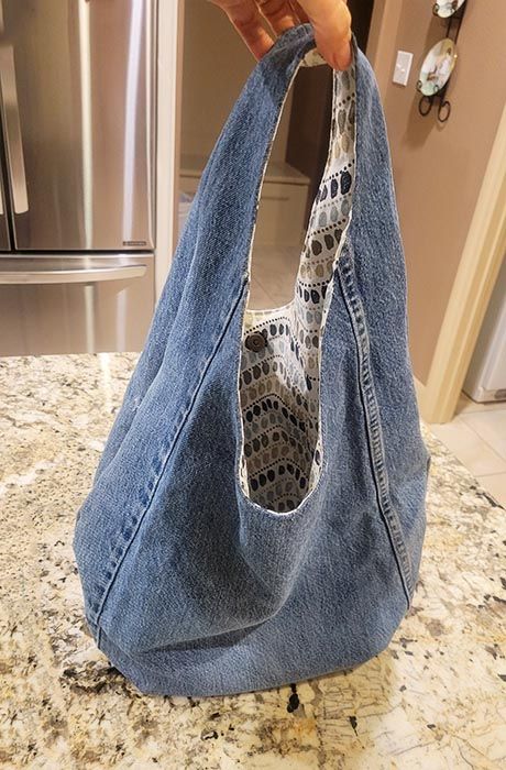 Student's Gallery - Make it in denim Tas Denim, Desain Tote Bag, Denim Bag Diy, Thrift Flip, Denim Crafts, Denim Diy, Diy Sewing Clothes, Old Jeans, Jeans Bag