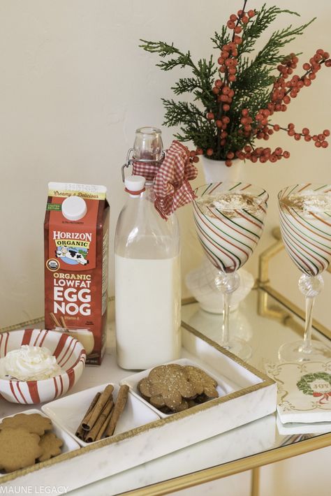 Top Arkansas lifestyle blogger, Jennifer from Maune Legacy, shares how to make the ultimate festive eggnog bar that the entire family will enjoy. Holiday Bar Cart, Eggnog Drinks, Christmas Eggnog, Bar Cart Styling, Egg Nog, Bar Recipe, Bar Cart Decor, Bar Set Up, Work Party