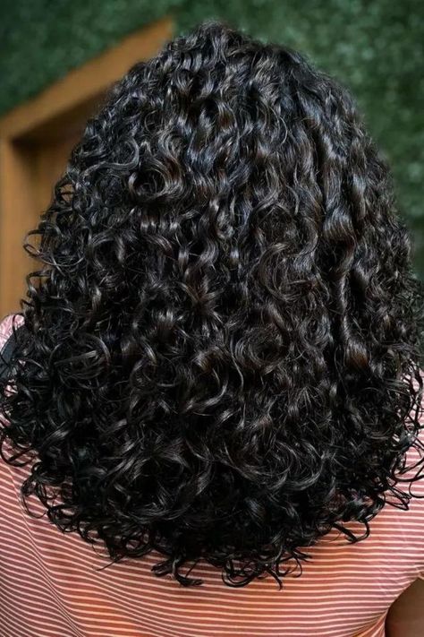 U-Shaped Rezo Cut Long Curly Hair Ideas, Curly Hair Ideas, Curly Hair Types, Curly Haircuts, Curly Hair Cuts, Long Curly Hair, Bold And Beautiful, Long Curly, Hair Types