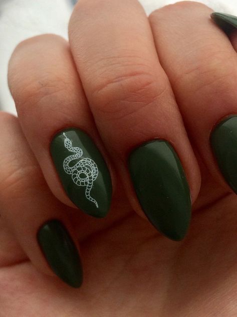 Dark Green Snake Nails, Slytherin Inspired Nails, Serpent Nails, Hogwarts Nails, Slytherin Nails, Painted Acrylic Nails, Potter Nails, Marvel Nails, Snake Skin Nails