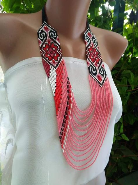 Loom Beaded Necklace, Boho Beaded Necklace, Native Necklace, Bead Loom Designs, Motifs Perler, Diy Jewelry Necklace, Beading Jewelery, Bead Embroidery Patterns, Handmade Fashion Jewelry