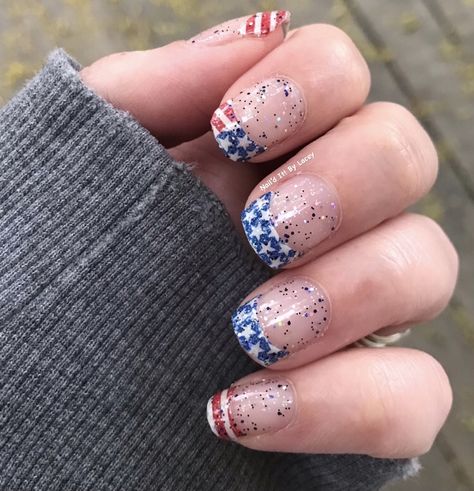 Ombre Nail Polish, Nail Combos, Toes Nails, Mani Ideas, Mixed Mani, Fingernail Designs, Manicure Colors, 4th Of July Nails, Polish Ideas