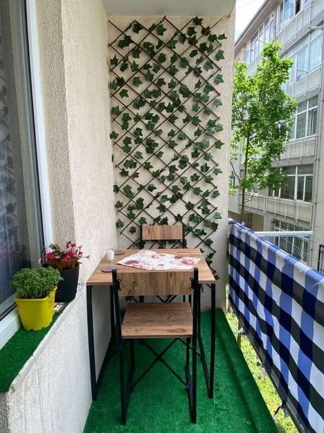 Privacy Balcony, Diy Garden Decor Projects, Indian Balcony, Balcony Ideas Apartment Christmas, Apartment Privacy, Balcony Ideas Apartment Outdoor, Dream Patio, Small Balcony Design, Backyard Fireplace