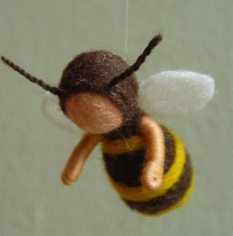 F Tovad Ull, Waldorf Crafts, Felt Fairy, Needle Felting Projects, Wool Projects, Felting Tutorials, Waldorf Inspired, Waldorf Dolls, Bees Knees