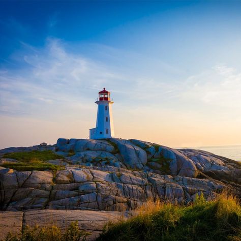 Princess Cruises on Instagram: “It's easy to see why Peggy's Point Lighthouse is one of Canada's most photographed lighthouses! Venture to Nova Scotia and beyond on a…” Bay Of Fundy, Fresh Lobster, Eastern Canada, Atlantic Canada, Road Trip Destinations, Road Trip With Kids, Princess Cruises, Road Trip Hacks, Camping Experience