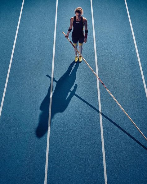 Angelica Bengtsson pole vault by Supersport Collection Photography, Pole Vault, Mental Training, Running Motivation, Super Sport, Vaulting, Track And Field, In My Head, Blue Aesthetic