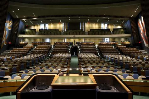 Un Headquarters, East Side New York, United Nations Headquarters, United Nation, Circular Table, Become Successful, General Assembly, Homeless Shelter, Office Interior