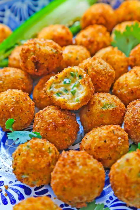 Jalapeño Popper Bites – The Comfort of Cooking Popper Bites, Jalapeno Bites, Jalapeno Popper Bites, Bacon Jalapeno Poppers, Stuffed Jalapenos With Bacon, Appetizers Easy Finger Food, Jalapeno Popper, Best Appetizer Recipes, Jalapeno Poppers