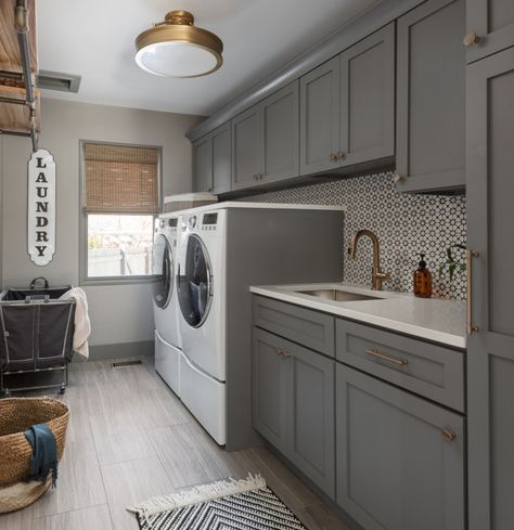 New Style and Openness for a Family-Friendly Illinois Home Timber Laundry, Eclectic Modern Farmhouse, Transitional Laundry Room, Grey Laundry Rooms, Custom Laundry Room, Room Improvement, Office Laundry Room, Laundry Room Lighting, Stylish Laundry Room