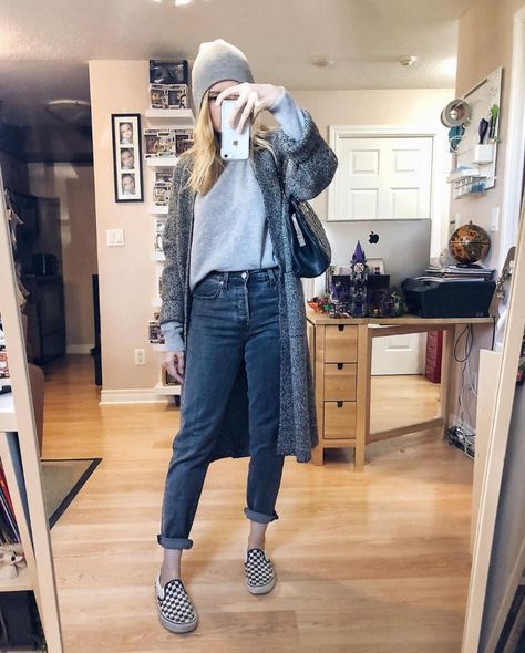 Vans Work Outfit, Checkered Outfit, Extra Long Cardigan, New Hijab, Gray Cashmere Sweater, Pregnancy Fashion, Checkered Vans, Vans Outfit, Work Fits