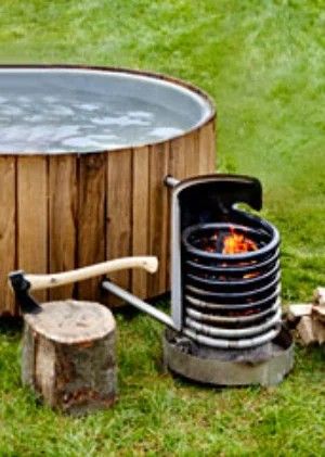 Wood Stove Water Heater, Off Grid Home, Solar Hot Water Heater, Survival Prepping Diy, Tankless Hot Water Heater, Cedar Hot Tub, Outdoor Bathtub, Solar Water Heating, Wood Heat