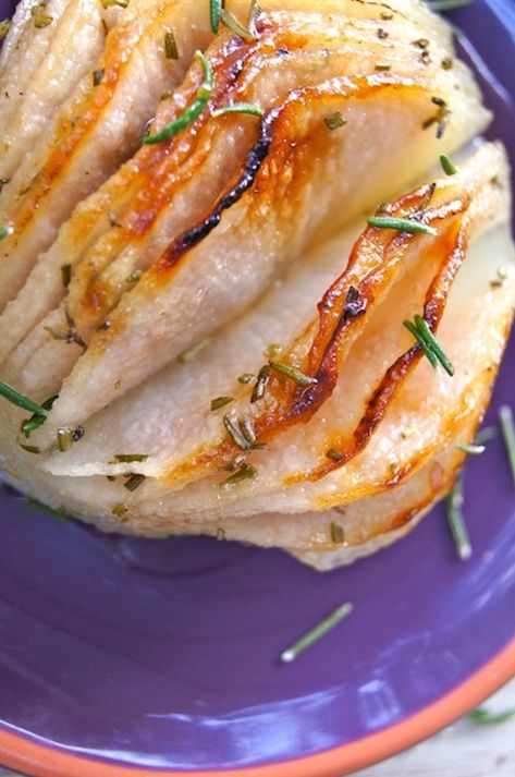 Rosemary Roasted Hasselback Korean Pears is a jaw-dropping, over-the-top delicious dessert. It's brilliant for the holidays or any dinner party. Asian pear recipes are a beautiful treat during the fall and winter months. #Asianpears #Koreanpears #applepears #pears #hasselback #rosemary Easy Winter Soup Recipes, Asian Pear Recipes, Korean Pear, Easy Winter Soups, Pear Dessert Recipes, Asian Pears, Rosemary Syrup, Pear Dessert, Rosemary Simple Syrup