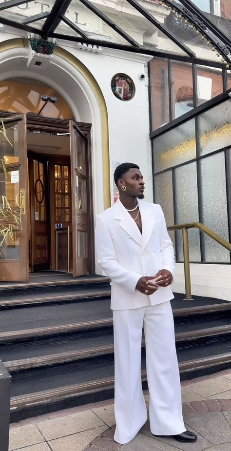 All White Formal Outfit For Men, All White Outfit Men Formal, Prom Inspo Men, Male Graduation Outfit, Mens Dinner Outfit Classy, Male Prom Outfits, Graduation Outfit Men, Graduation Outfit Ideas Men, Guys Prom Outfit