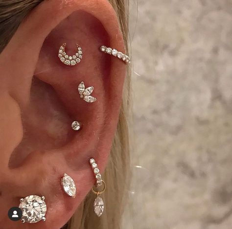 Conch And Helix Piercing, Ear Project, 3 Lobe Piercings, Outer Conch, Piercing Conch, Ear Piercings Tragus, Lobe Piercings, Helix Piercing Jewelry, Cool Ear Piercings