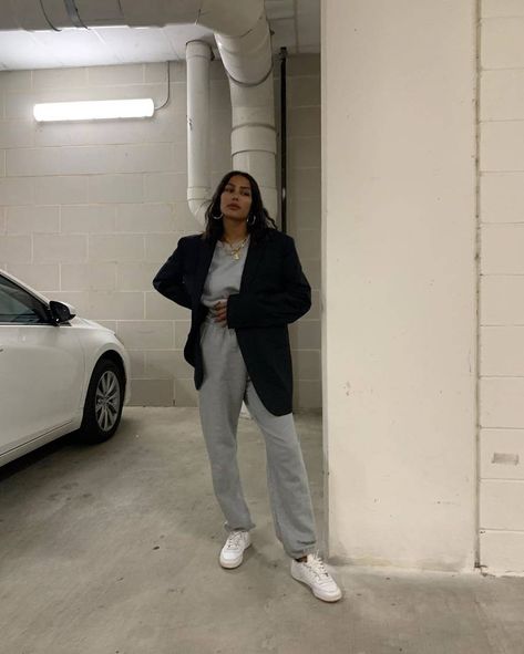 The Coolest Sweatpant Outfits to Repeat Right Now | Who What Wear Sweatpant Outfits, Sweatsuit Outfits, Matching Sweatsuit, Lauren Johnson, Sweatpants Outfits, Skandinavian Fashion, Sweatpants Outfit, Blazer Outfit, Looks Street Style