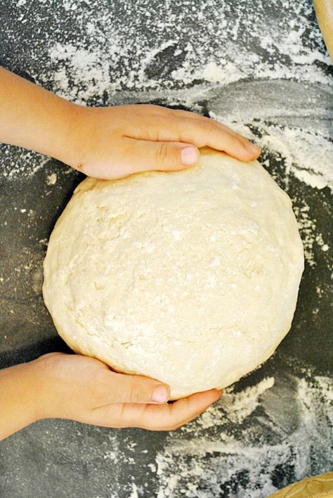 Quick Yeast Bread Dough | ready to bake in 10 minutes! www.somethingswanky.com Quick Yeast Bread, Easy Bread Dough, Bread Dough Recipe, Bread Bun, Yeast Bread, Easy Bread, Pizza Bread, Crescent Rolls, Bread Rolls