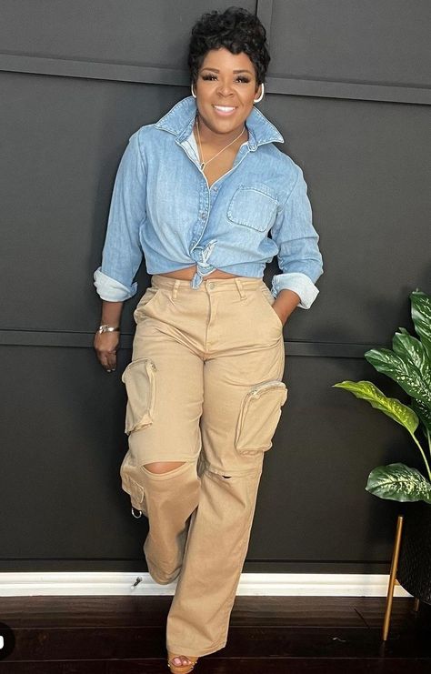 Casual Khaki Denim Cargo Pants, Khaki Denim Cargo Pants With Pockets, Afrotech Outfits, Khaki Shirt Outfit Women, High-waisted Khaki Cargo Jeans In Utility Style, Military Style Khaki Pants For Fall, Khaki Shirt Outfit, Military Style Khaki Cargo Pants, Chambray Shirt Outfit