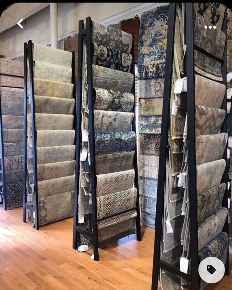 Retail Rug Display Visual Merchandising, Rug Store Display Retail Design, Carpet Shop Design, Rug Sample Display, Rug Display Ideas Retail, Textile Shop Interior Design, Carpet Store Design, Zara Home Interiors, Home Decor Showroom