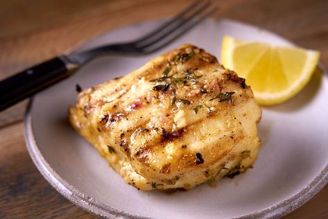 Roasted Fish Recipes, Best Halibut Recipes, Pan Seared Halibut Recipes, Halibut Recipes Healthy, Grilled Halibut Recipes, Halibut Recipes Baked, Garlic Lemon Butter Sauce, Healthy Seafood Dishes, Dizzy Cook