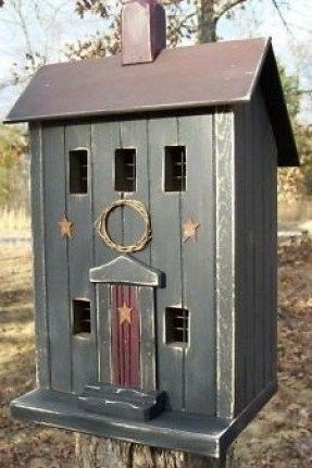 Outdoor bird house 6 Casas Country, Primitive Houses, Salt Box House, Country Lighting, Saltbox Houses, Rustic Birdhouse, Carved Doors, Box Houses, Primitive Folk Art